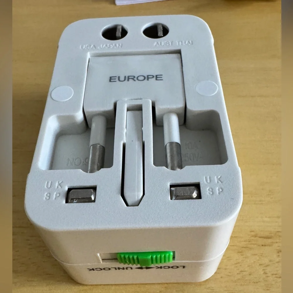 PSD White Universal Travel Conversion Plug Adapter - 10A 110-250V